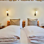 ゲストハウス Hotel Pension Residence