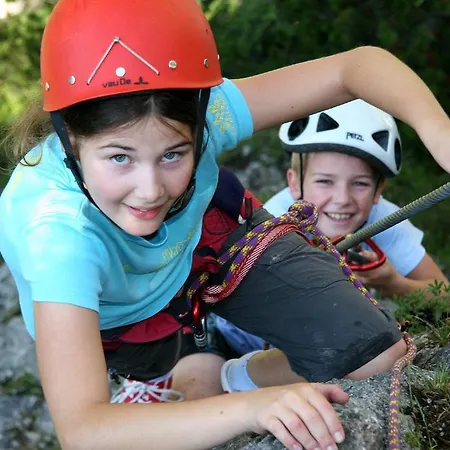 Hotel Pension Residence 招待所